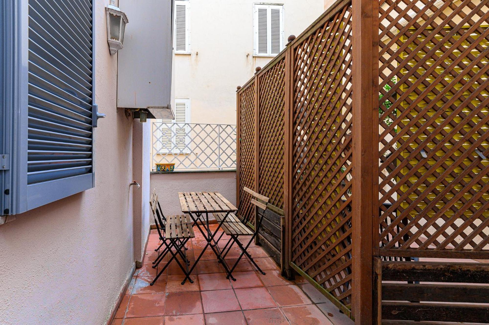 Colosseum With Terrace By Ndp Rent Lejlighed